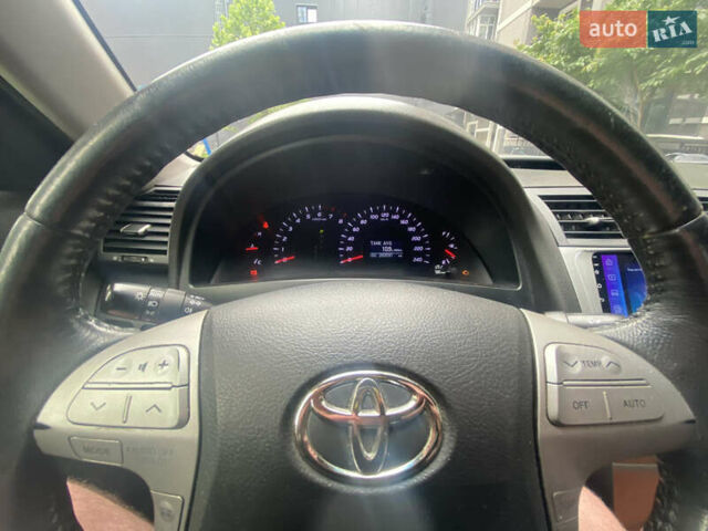 Чорний Тойота Камрі, об'ємом двигуна 2.4 л та пробігом 260 тис. км за 10000 $, фото 13 на Automoto.ua