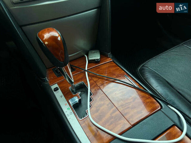 Черный Тойота Камри, объемом двигателя 3.5 л и пробегом 293 тыс. км за 9990 $, фото 13 на Automoto.ua