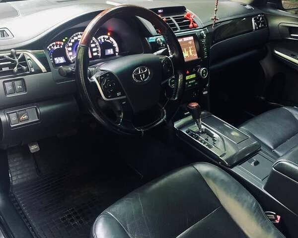 Черный Тойота Камри, объемом двигателя 2.5 л и пробегом 250 тыс. км за 13000 $, фото 2 на Automoto.ua
