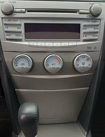 Черный Тойота Камри, объемом двигателя 2.5 л и пробегом 260 тыс. км за 10200 $, фото 9 на Automoto.ua