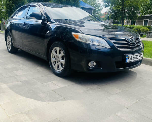 Чорний Тойота Камрі, об'ємом двигуна 2.4 л та пробігом 260 тис. км за 10000 $, фото 1 на Automoto.ua