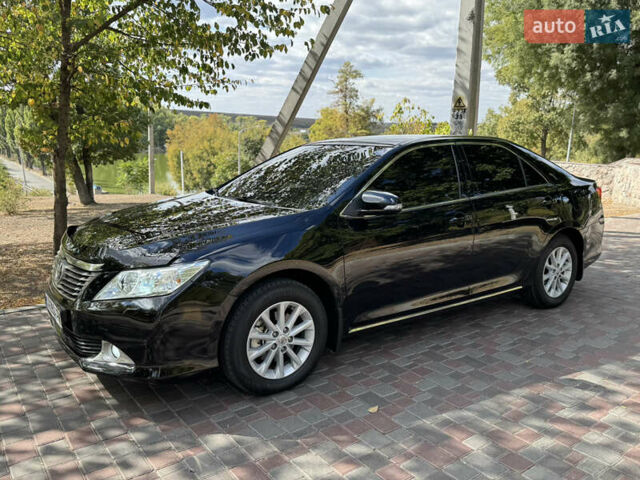 Черный Тойота Камри, объемом двигателя 2.49 л и пробегом 210 тыс. км за 13500 $, фото 13 на Automoto.ua
