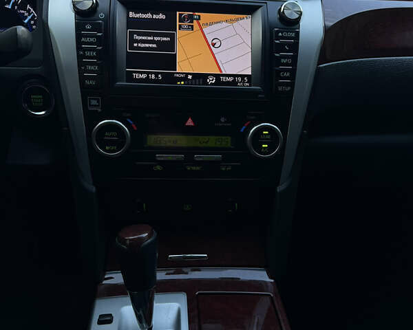 Чорний Тойота Камрі, об'ємом двигуна 3.46 л та пробігом 210 тис. км за 13500 $, фото 7 на Automoto.ua