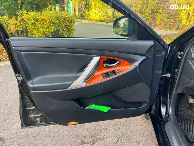 Чорний Тойота Камрі, об'ємом двигуна 3.5 л та пробігом 293 тис. км за 9990 $, фото 8 на Automoto.ua