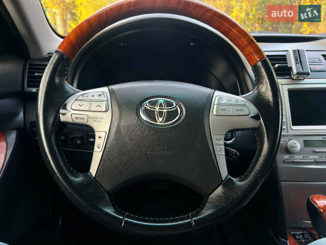 Черный Тойота Камри, объемом двигателя 3.5 л и пробегом 293 тыс. км за 9990 $, фото 11 на Automoto.ua