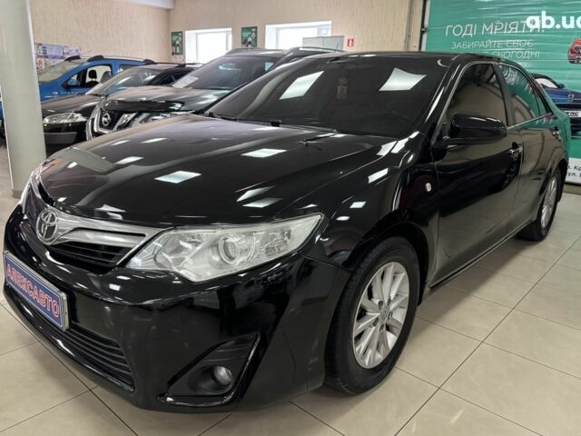 Черный Тойота Камри, объемом двигателя 0 л и пробегом 154 тыс. км за 10000 $, фото 12 на Automoto.ua