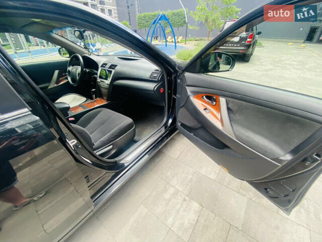 Чорний Тойота Камрі, об'ємом двигуна 2.4 л та пробігом 260 тис. км за 10000 $, фото 18 на Automoto.ua