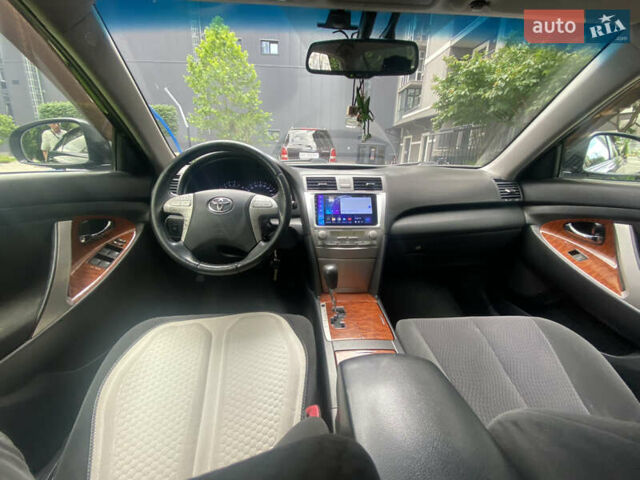 Чорний Тойота Камрі, об'ємом двигуна 2.4 л та пробігом 260 тис. км за 10000 $, фото 10 на Automoto.ua