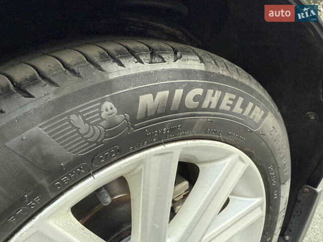 Чорний Тойота Камрі, об'ємом двигуна 3.46 л та пробігом 210 тис. км за 13500 $, фото 14 на Automoto.ua