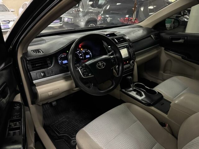 Черный Тойота Камри, объемом двигателя 2.5 л и пробегом 154 тыс. км за 9500 $, фото 10 на Automoto.ua