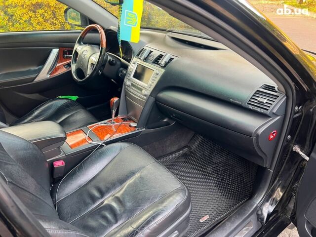 Чорний Тойота Камрі, об'ємом двигуна 3.5 л та пробігом 293 тис. км за 9990 $, фото 21 на Automoto.ua