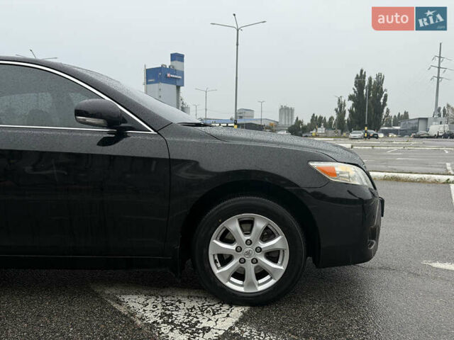 Черный Тойота Камри, объемом двигателя 2.36 л и пробегом 281 тыс. км за 11200 $, фото 4 на Automoto.ua