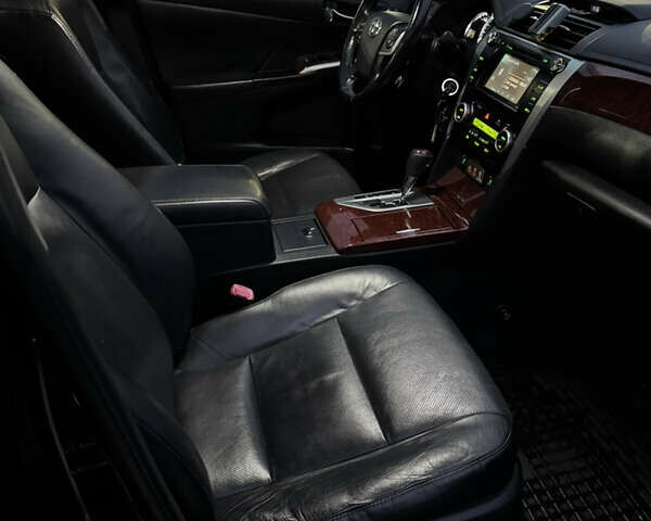 Черный Тойота Камри, объемом двигателя 2.5 л и пробегом 190 тыс. км за 13000 $, фото 21 на Automoto.ua