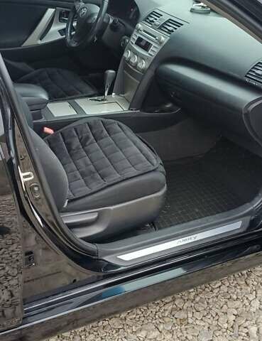 Черный Тойота Камри, объемом двигателя 2.5 л и пробегом 260 тыс. км за 10200 $, фото 5 на Automoto.ua