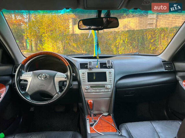 Черный Тойота Камри, объемом двигателя 3.5 л и пробегом 293 тыс. км за 9990 $, фото 18 на Automoto.ua