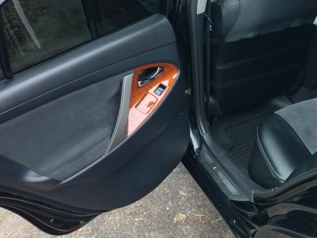 Черный Тойота Камри, объемом двигателя 2.4 л и пробегом 248 тыс. км за 10500 $, фото 5 на Automoto.ua