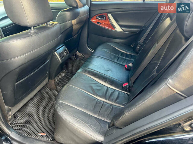 Черный Тойота Камри, объемом двигателя 3.5 л и пробегом 293 тыс. км за 9990 $, фото 20 на Automoto.ua
