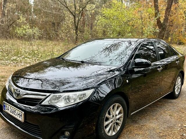 Черный Тойота Камри, объемом двигателя 2.5 л и пробегом 210 тыс. км за 10000 $, фото 4 на Automoto.ua