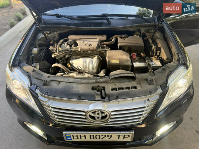 Чорний Тойота Камрі, об'ємом двигуна 2.49 л та пробігом 208 тис. км за 13500 $, фото 10 на Automoto.ua