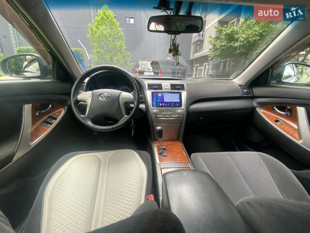 Чорний Тойота Камрі, об'ємом двигуна 2.4 л та пробігом 260 тис. км за 10000 $, фото 11 на Automoto.ua