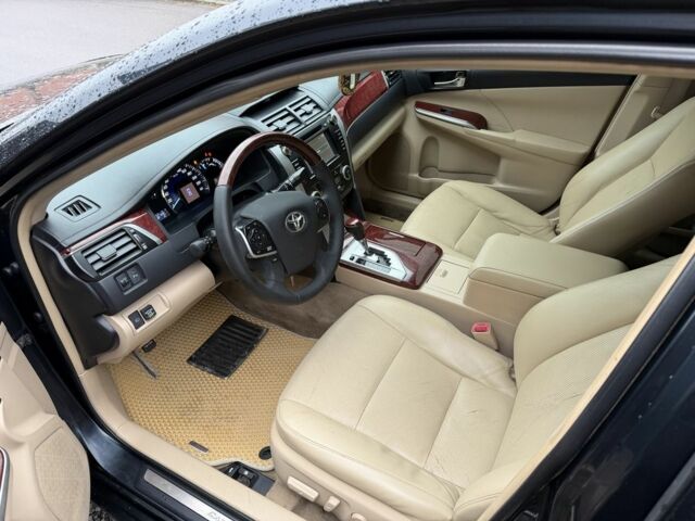 Чорний Тойота Камрі, об'ємом двигуна 2.5 л та пробігом 290 тис. км за 9700 $, фото 13 на Automoto.ua