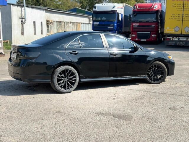 Черный Тойота Камри, объемом двигателя 2.5 л и пробегом 290 тыс. км за 8200 $, фото 4 на Automoto.ua