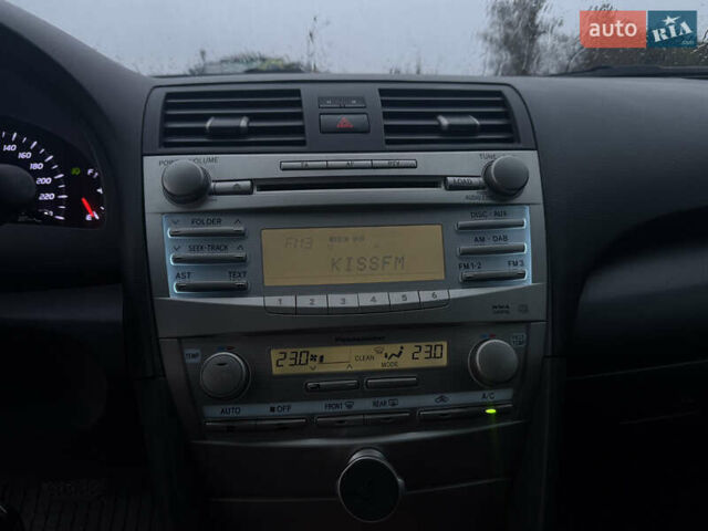 Черный Тойота Камри, объемом двигателя 2.36 л и пробегом 281 тыс. км за 11200 $, фото 22 на Automoto.ua