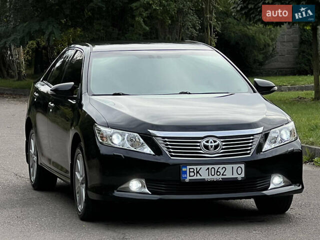 Черный Тойота Камри, объемом двигателя 2.5 л и пробегом 198 тыс. км за 12950 $, фото 3 на Automoto.ua