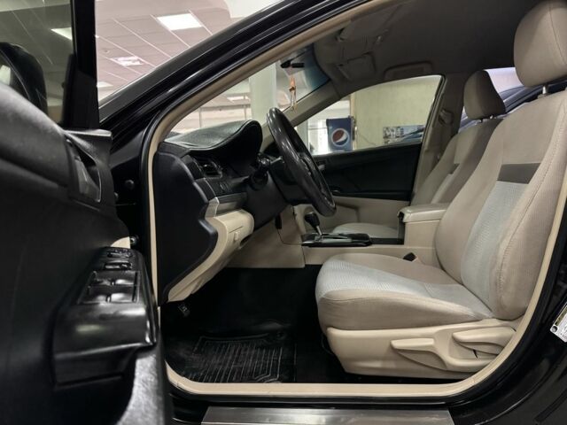 Черный Тойота Камри, объемом двигателя 2.5 л и пробегом 154 тыс. км за 9500 $, фото 11 на Automoto.ua