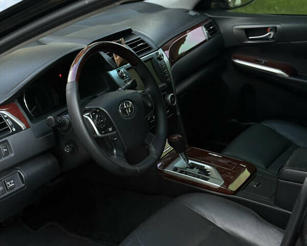 Черный Тойота Камри, объемом двигателя 2.5 л и пробегом 136 тыс. км за 14300 $, фото 19 на Automoto.ua