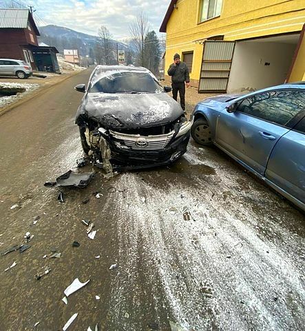 Чорний Тойота Камрі, об'ємом двигуна 2.5 л та пробігом 286 тис. км за 10000 $, фото 2 на Automoto.ua