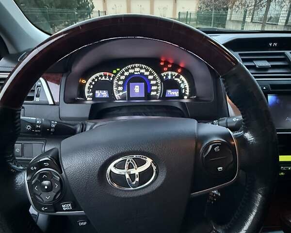 Чорний Тойота Камрі, об'ємом двигуна 2.5 л та пробігом 173 тис. км за 13000 $, фото 4 на Automoto.ua