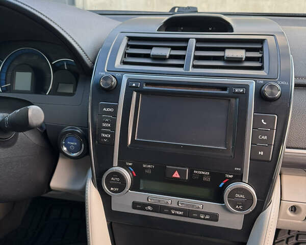 Черный Тойота Камри, объемом двигателя 2.5 л и пробегом 185 тыс. км за 12800 $, фото 23 на Automoto.ua