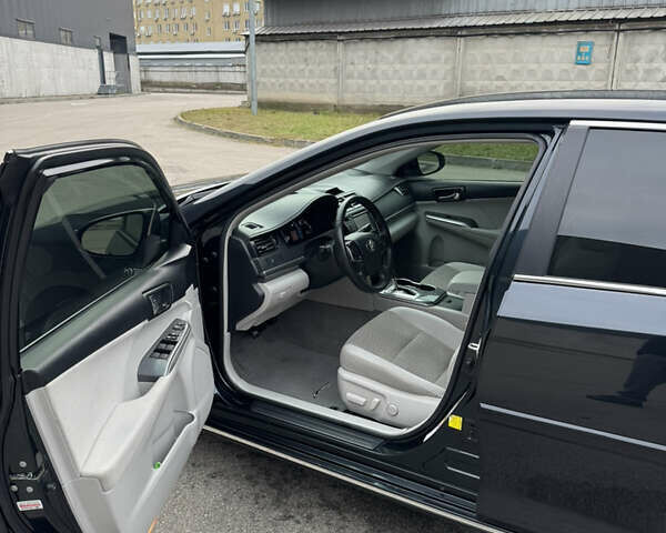 Черный Тойота Камри, объемом двигателя 2.49 л и пробегом 187 тыс. км за 11999 $, фото 12 на Automoto.ua