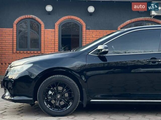 Черный Тойота Камри, объемом двигателя 2.49 л и пробегом 216 тыс. км за 13999 $, фото 3 на Automoto.ua