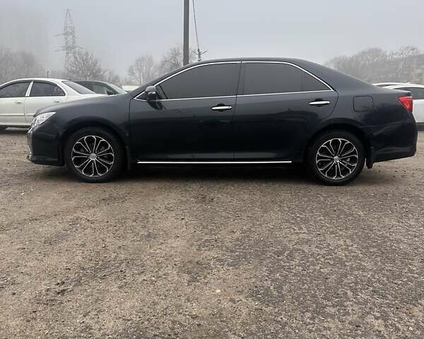 Чорний Тойота Камрі, об'ємом двигуна 0 л та пробігом 232 тис. км за 12700 $, фото 2 на Automoto.ua