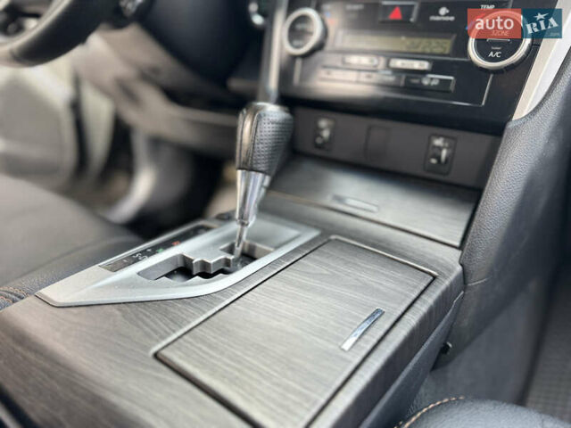 Черный Тойота Камри, объемом двигателя 2.5 л и пробегом 255 тыс. км за 13500 $, фото 32 на Automoto.ua