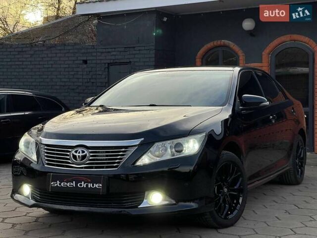 Черный Тойота Камри, объемом двигателя 2.49 л и пробегом 216 тыс. км за 13999 $, фото 2 на Automoto.ua