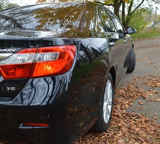 Черный Тойота Камри, объемом двигателя 3.46 л и пробегом 340 тыс. км за 17200 $, фото 5 на Automoto.ua