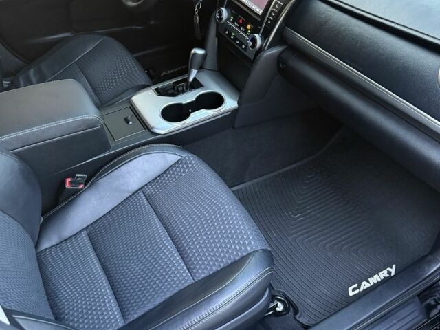 Черный Тойота Камри, объемом двигателя 2.5 л и пробегом 198 тыс. км за 10900 $, фото 19 на Automoto.ua