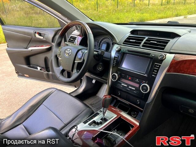 Чорний Тойота Камрі, об'ємом двигуна 2.5 л та пробігом 250 тис. км за 13500 $, фото 9 на Automoto.ua