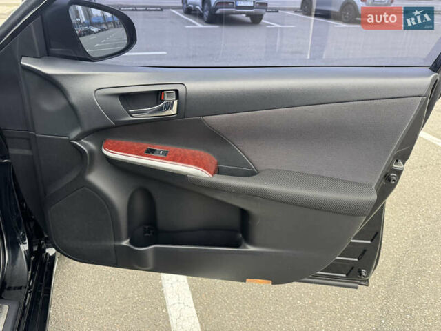 Черный Тойота Камри, объемом двигателя 2.5 л и пробегом 143 тыс. км за 12999 $, фото 11 на Automoto.ua