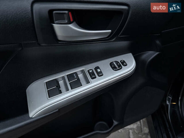 Черный Тойота Камри, объемом двигателя 2.49 л и пробегом 230 тыс. км за 13200 $, фото 12 на Automoto.ua