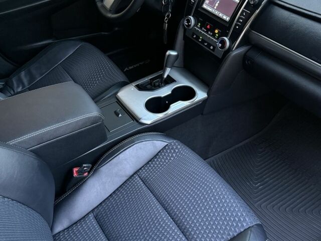 Черный Тойота Камри, объемом двигателя 2.5 л и пробегом 198 тыс. км за 10900 $, фото 17 на Automoto.ua