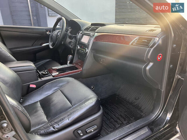 Черный Тойота Камри, объемом двигателя 2.5 л и пробегом 235 тыс. км за 10200 $, фото 8 на Automoto.ua