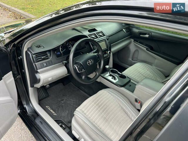 Черный Тойота Камри, объемом двигателя 2.5 л и пробегом 155 тыс. км за 12000 $, фото 8 на Automoto.ua