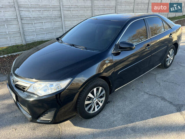 Чорний Тойота Камрі, об'ємом двигуна 2.5 л та пробігом 155 тис. км за 12000 $, фото 5 на Automoto.ua
