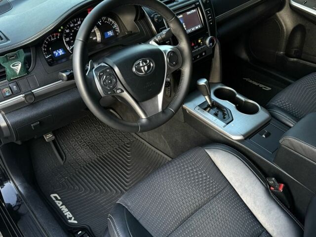 Черный Тойота Камри, объемом двигателя 2.5 л и пробегом 198 тыс. км за 10900 $, фото 13 на Automoto.ua