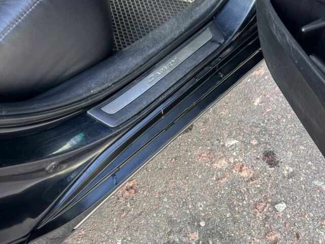 Чорний Тойота Камрі, об'ємом двигуна 2.5 л та пробігом 182 тис. км за 11800 $, фото 14 на Automoto.ua