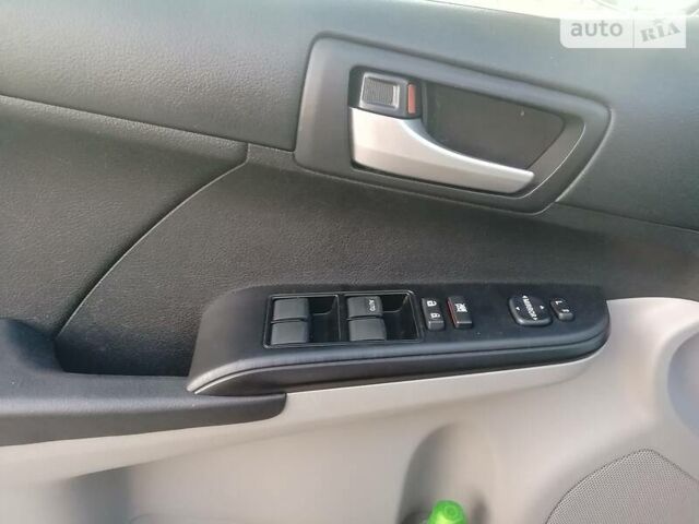 Чорний Тойота Камрі, об'ємом двигуна 2.5 л та пробігом 189 тис. км за 11500 $, фото 12 на Automoto.ua